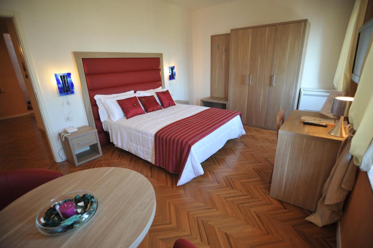 Hotel Astoria Fermo Buitenkant foto