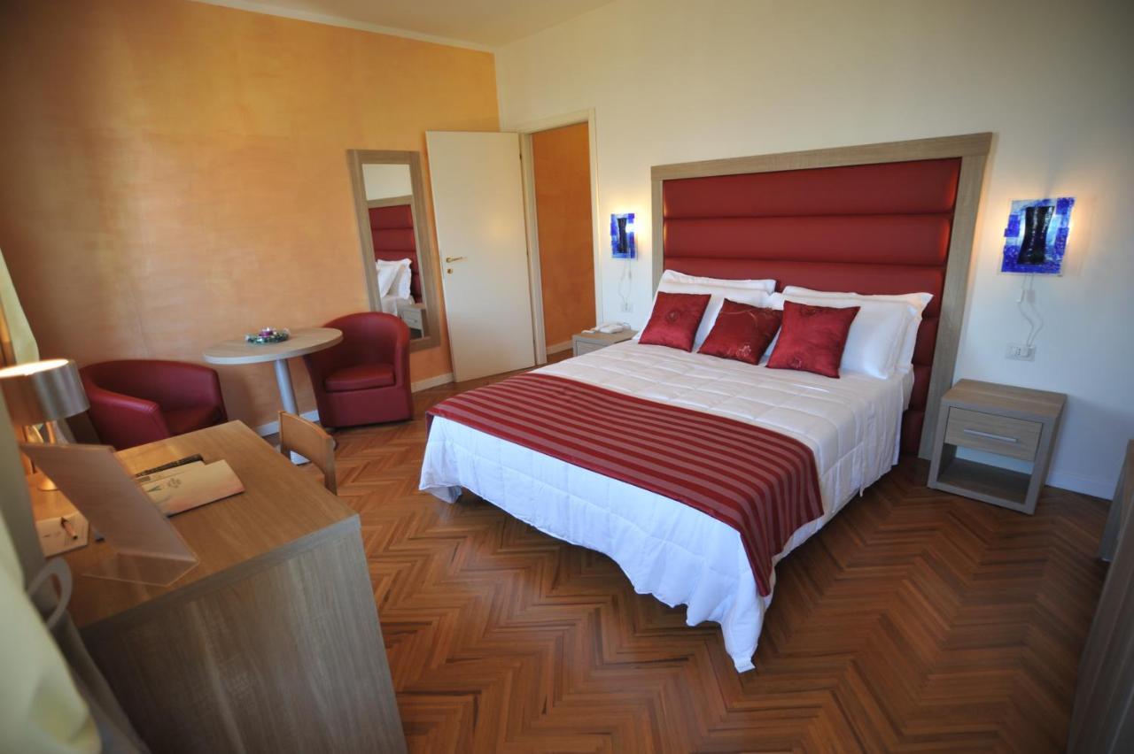 Hotel Astoria Fermo Buitenkant foto