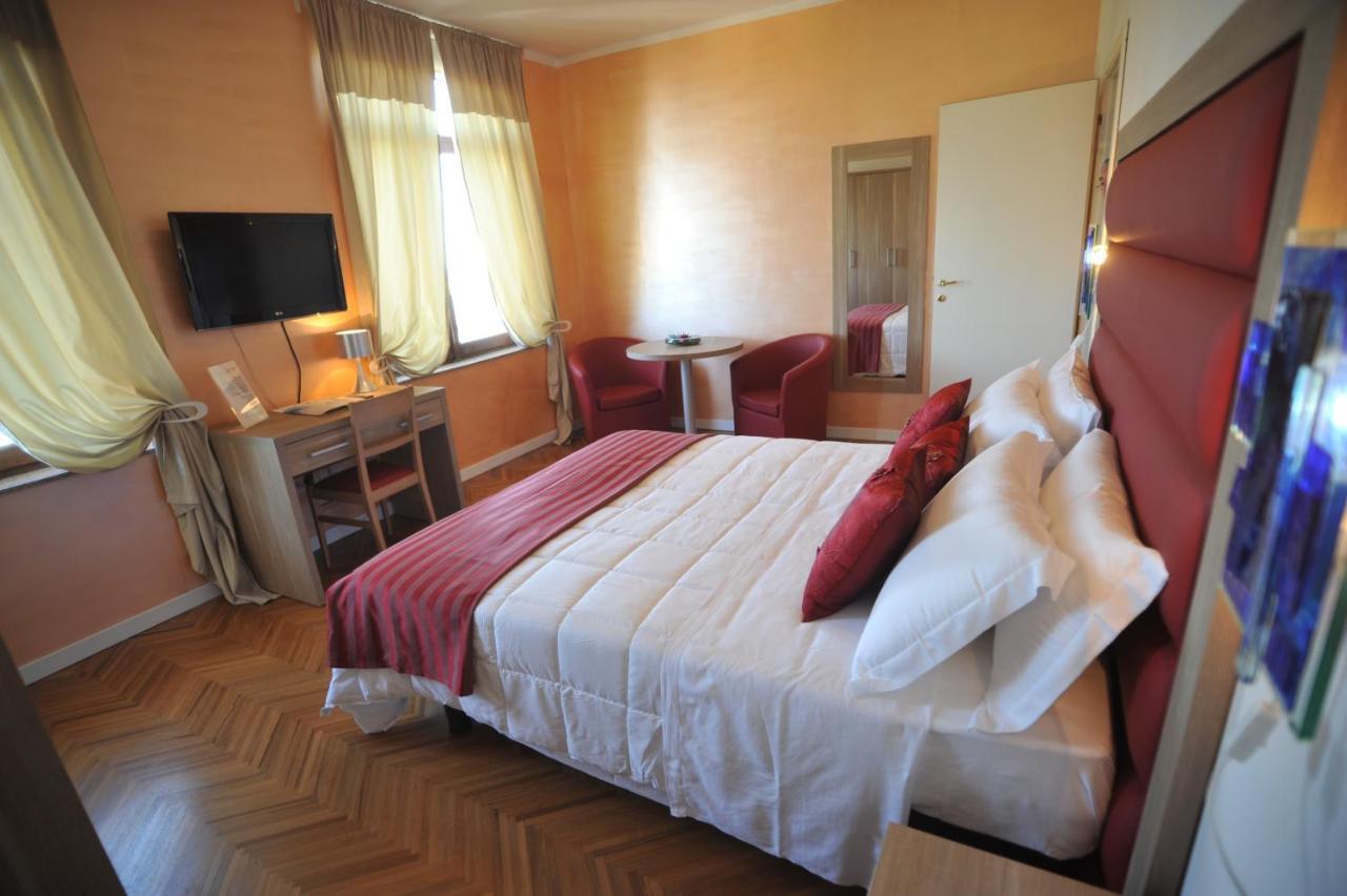 Hotel Astoria Fermo Buitenkant foto