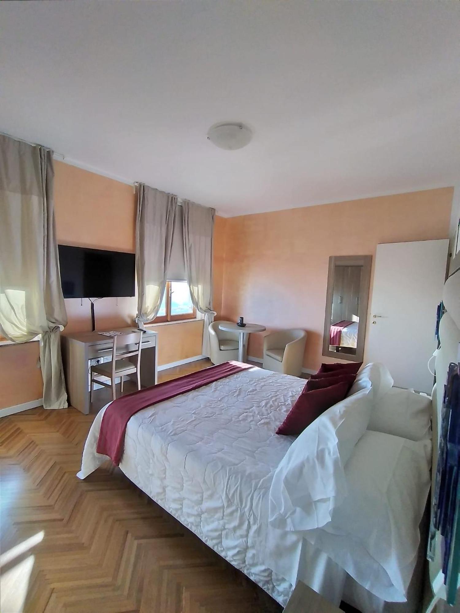 Hotel Astoria Fermo Buitenkant foto